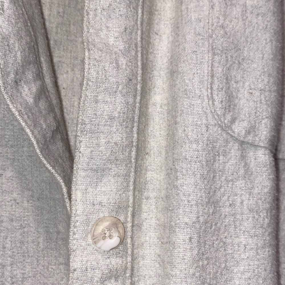 Button up - Picture 3 of 4